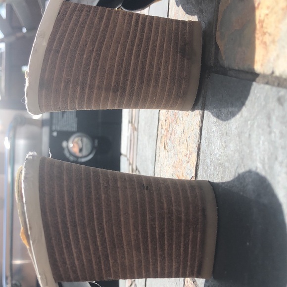 Liz Claiborne sandals upper sole needs repairs - Picture 5 of 6